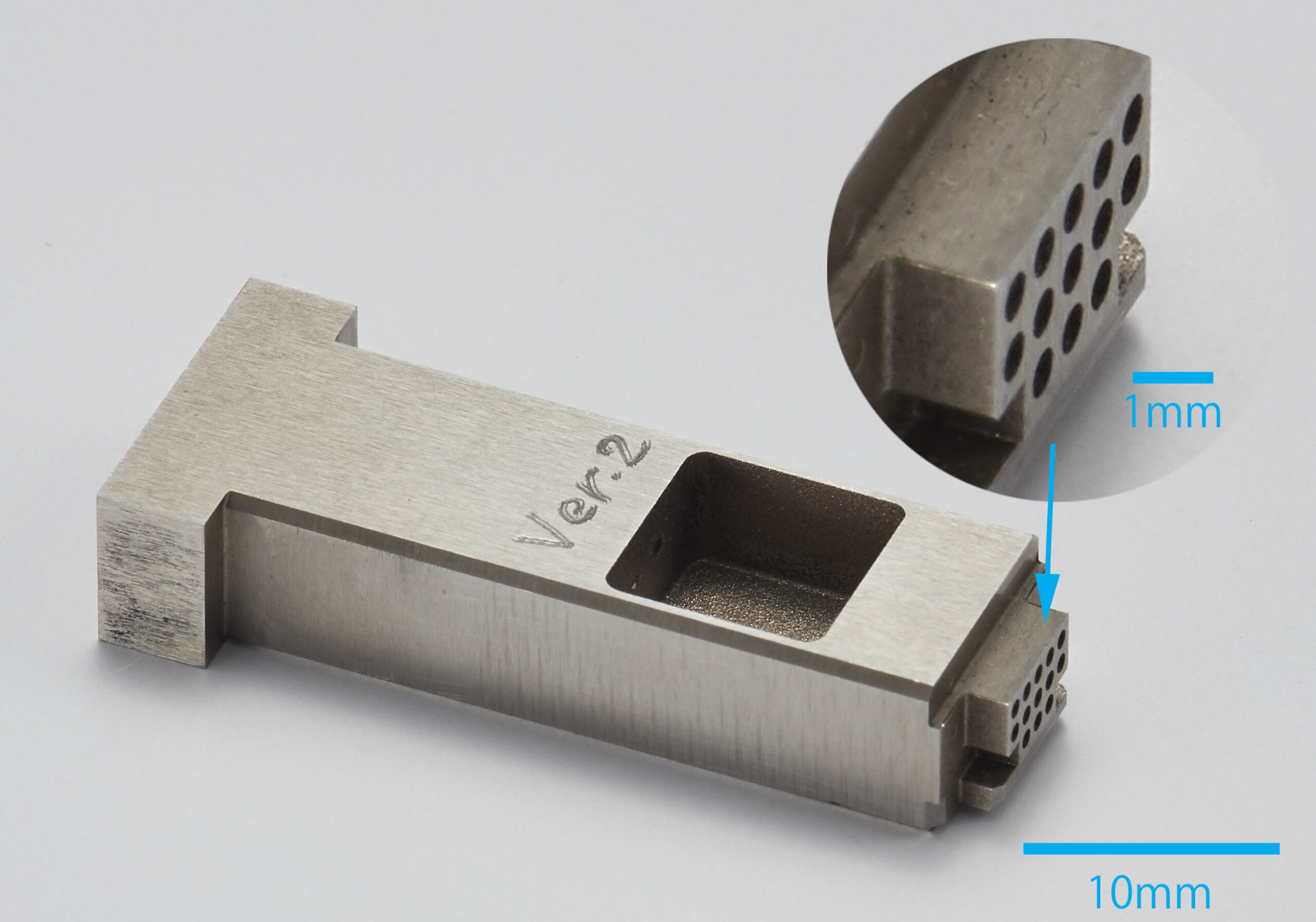 あらゆる材質・形状の「穴」に特急対応